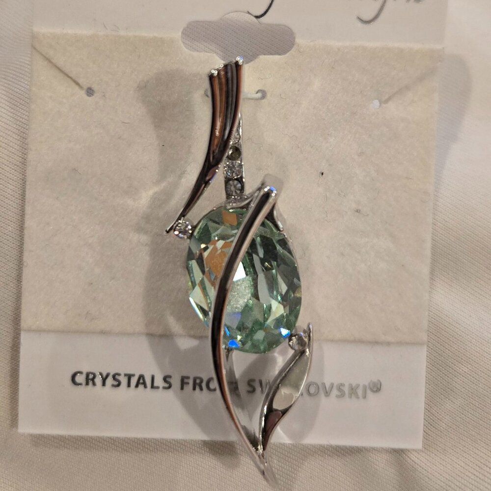 Silver tone pendant with Swarovski crystals